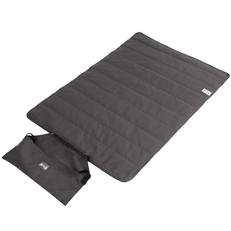 Portable Outdoor Pet Blanket – Waterproof & Warm Travel Mat