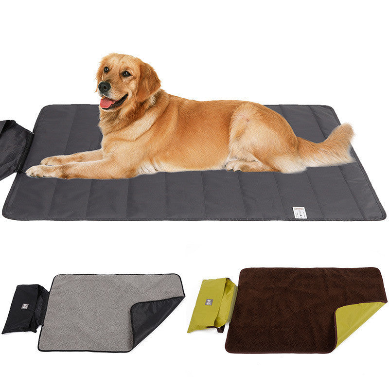 Portable Outdoor Pet Blanket – Waterproof & Warm Travel Mat
